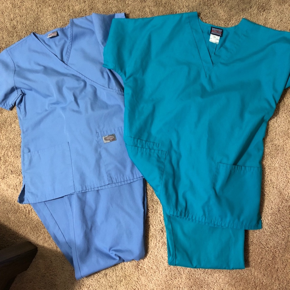 2 scrub sets Cherokee/scrubzone Xs